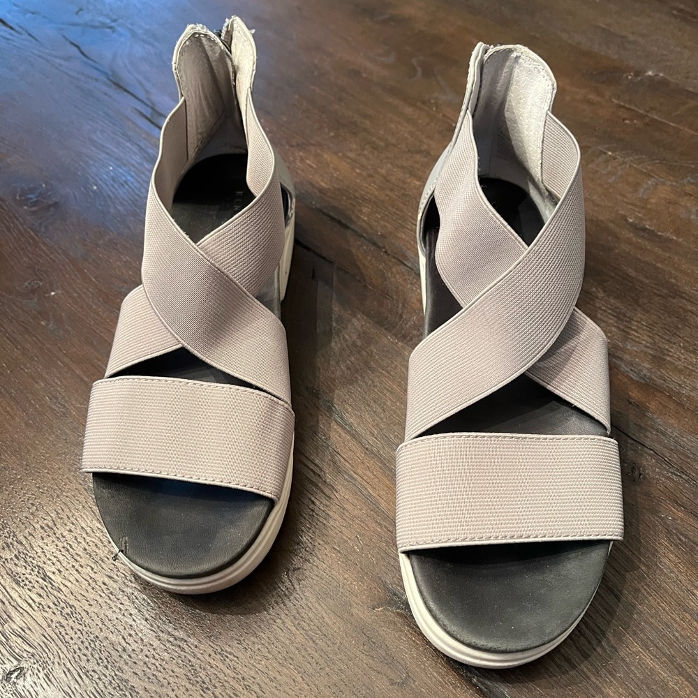 Kenneth Cole Women’s Sandals Size 6
